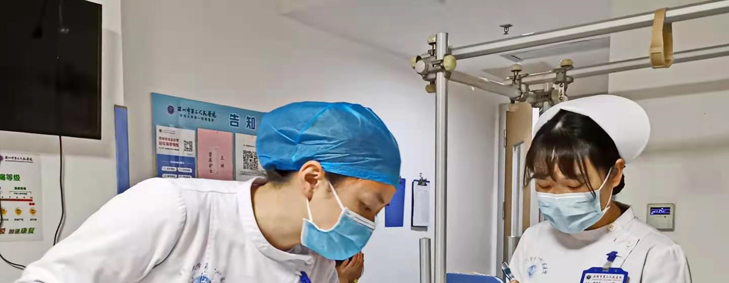 Fotograf&iacute;a de dos enfermeras