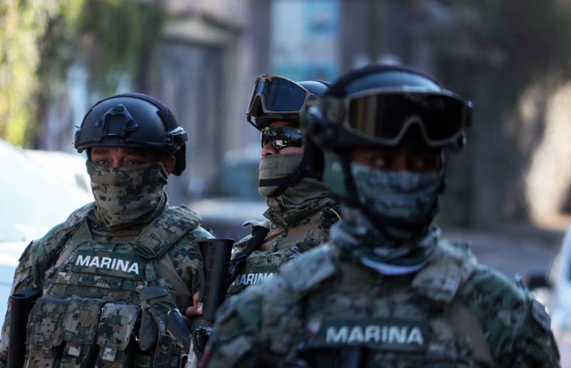 Fotograf&iacute;a fretal de miembros de la marina