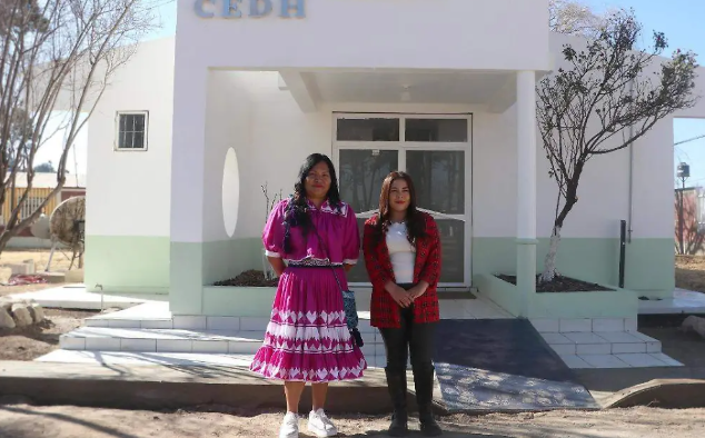 Mónica Espino Muela, visitadora titular y Josefina Isabel Villalobos Vigil responsable del área de capacitación narraron los principales retos que enfrentan para que los indígenas conozcan sus derechos.