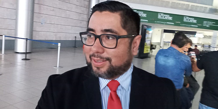 representante del Instituto Holand&eacute;s para la Democracia, Luis Le&oacute;n